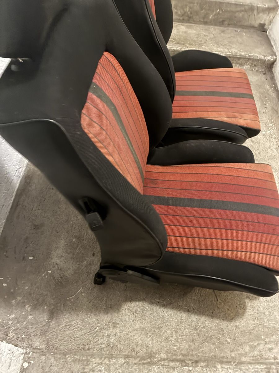 Recaro Tutti pezzi di ricambio auto: Golf 1 Gti Recaro Sitze – Usato da Grenchen venduto da Netii10 4