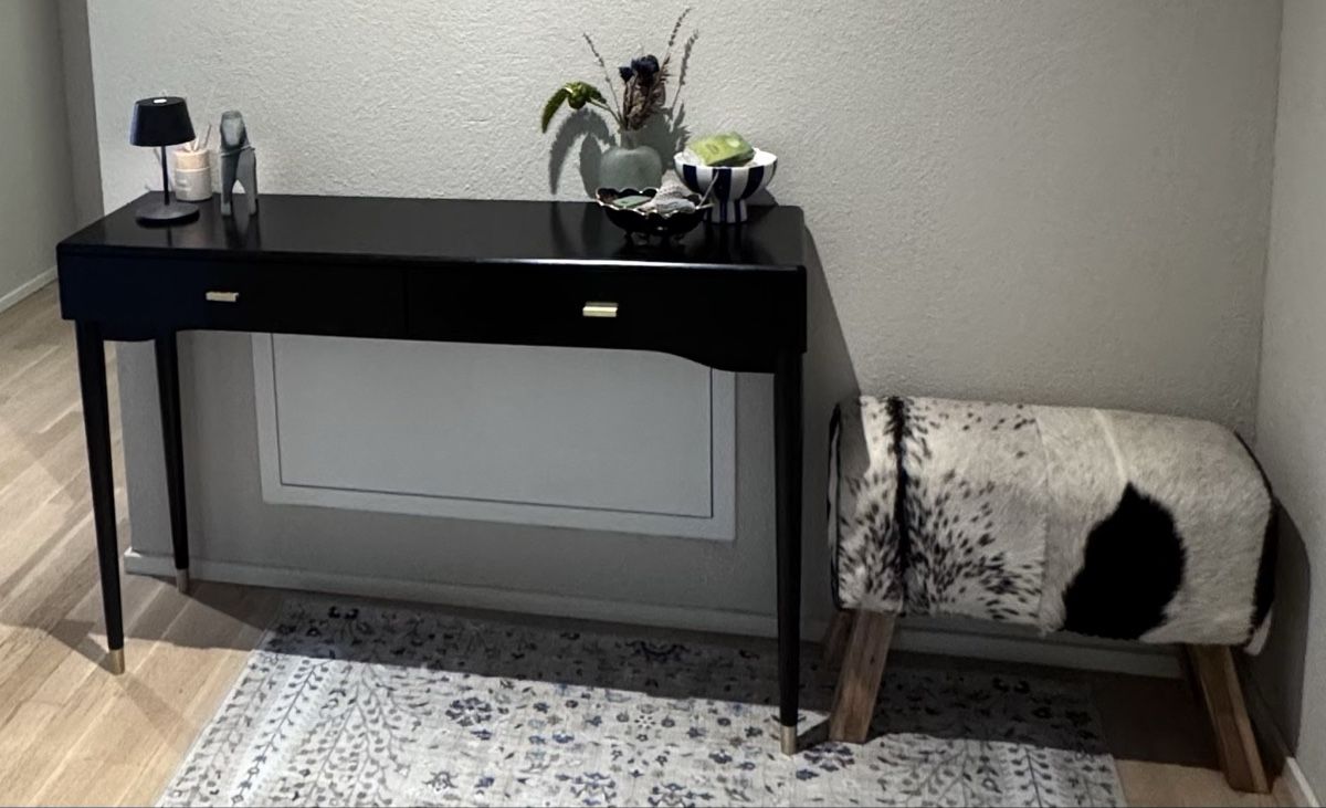 Kommoden: Schwarzes elegantes Sideboard – Gebraucht aus Grüningen von dnawork