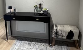 Schwarzes elegantes Sideboard