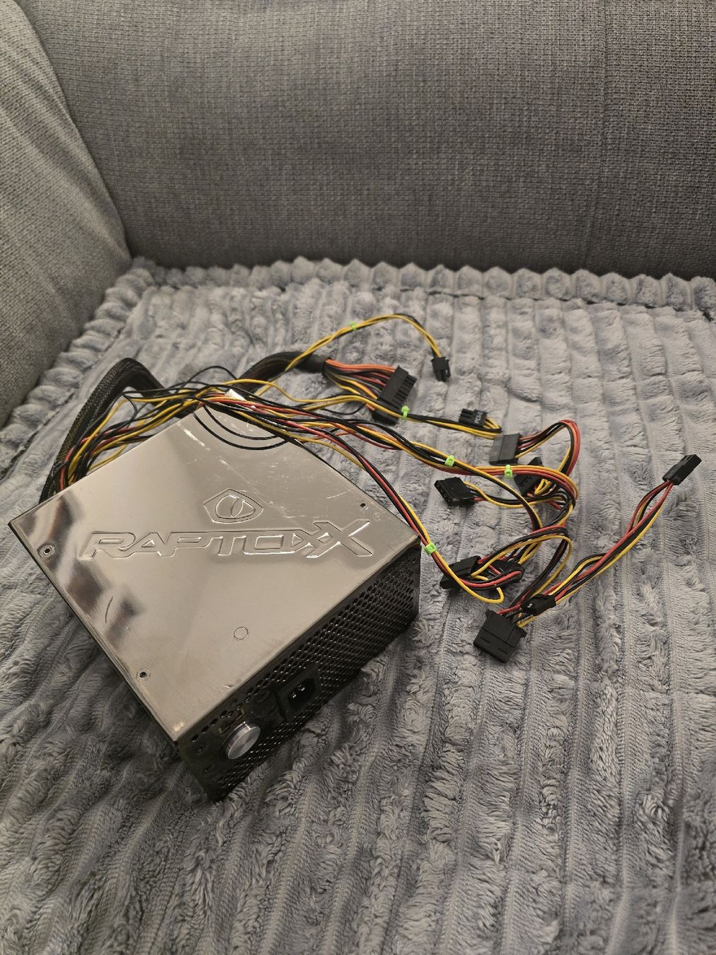 Componenti elettronici: RaptorX RT-450ABP PC Netzteil – Usato da Grächen venduto da -Arturas-