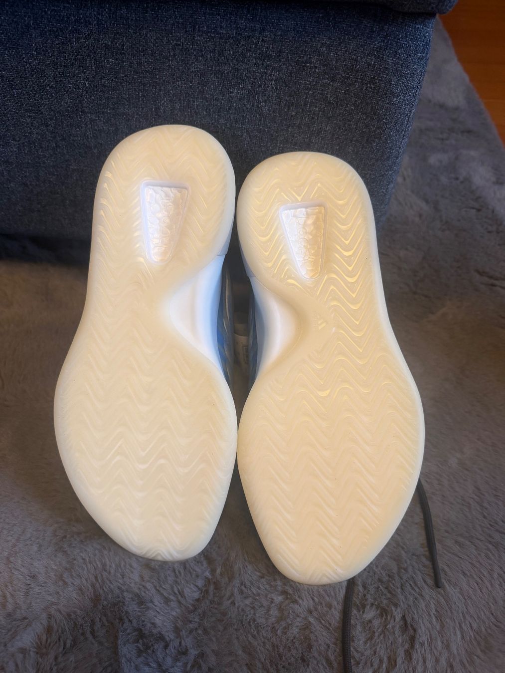 Adidas Herrenschuhe: Adidas Yeezy – Neu und originalverpackt aus Vilters von sele08_ale08 3