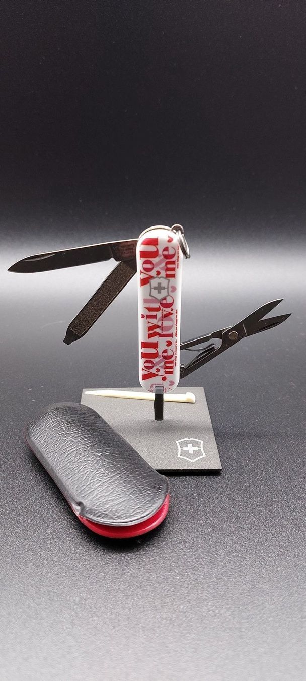 Coltelli tascabile: Victorinox Classic 2011 - Loving you – Nuovo (secondo la descrizione) da Hellbühl venduto da 30R_R30