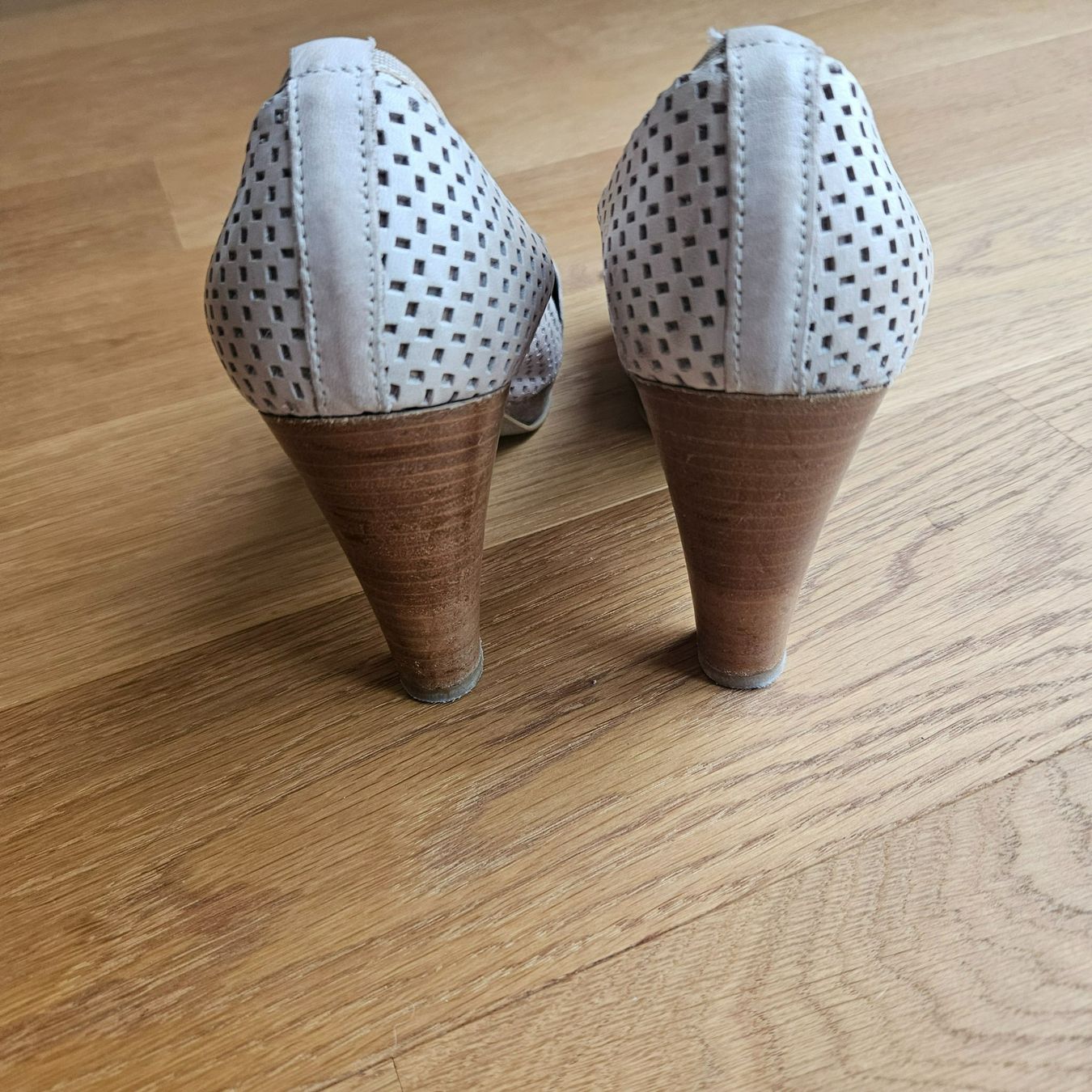 Scarpe da donna: Pumps beige (Venetia) – Usato da Gockhausen venduto da Carolin_K 1