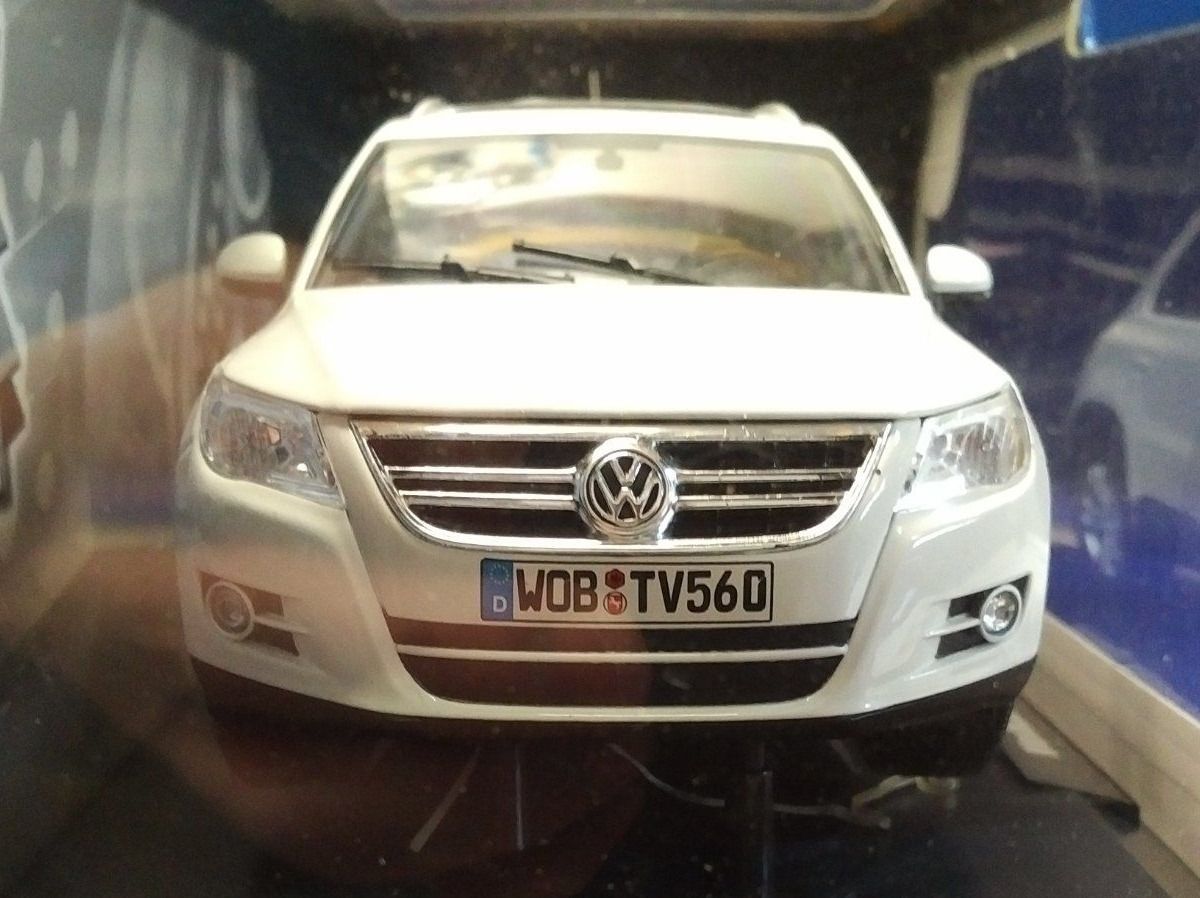 Norev Modellini d'auto: Vw Tiguan Norev 1:18 – Nuovo e nell'imballaggio originale da Fribourg venduto da 911cc 1