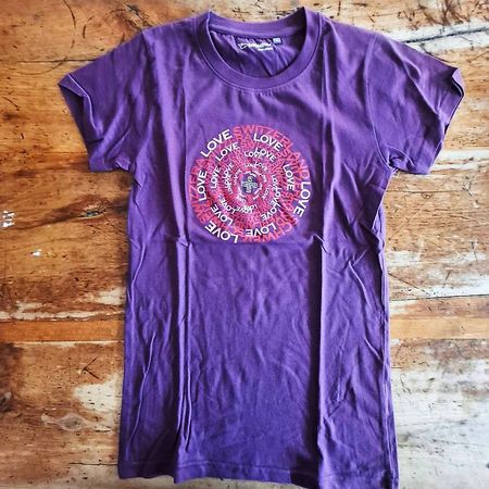 T shirt violet « Love Swirzerland »