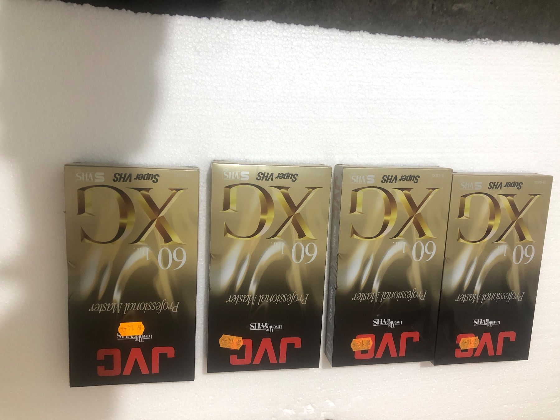 Cassette vuote: 4 x vidéocassette E-30 ehg – Nuovo e nell'imballaggio originale da Biel-Bienne venduto da alos07