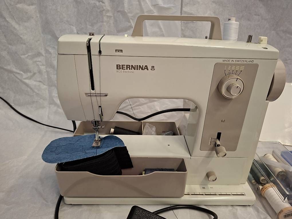 Bernina Macchine da cucire: Bernina 803 mit viel Zubehör – Usato da Olten venduto da Mezopotamya 4