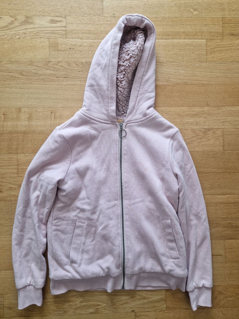 Maglioni & Felpe: Pull à capuche chaud doublé rose taille 146 152 – Usato da Penthaz venduto da Sosotroc