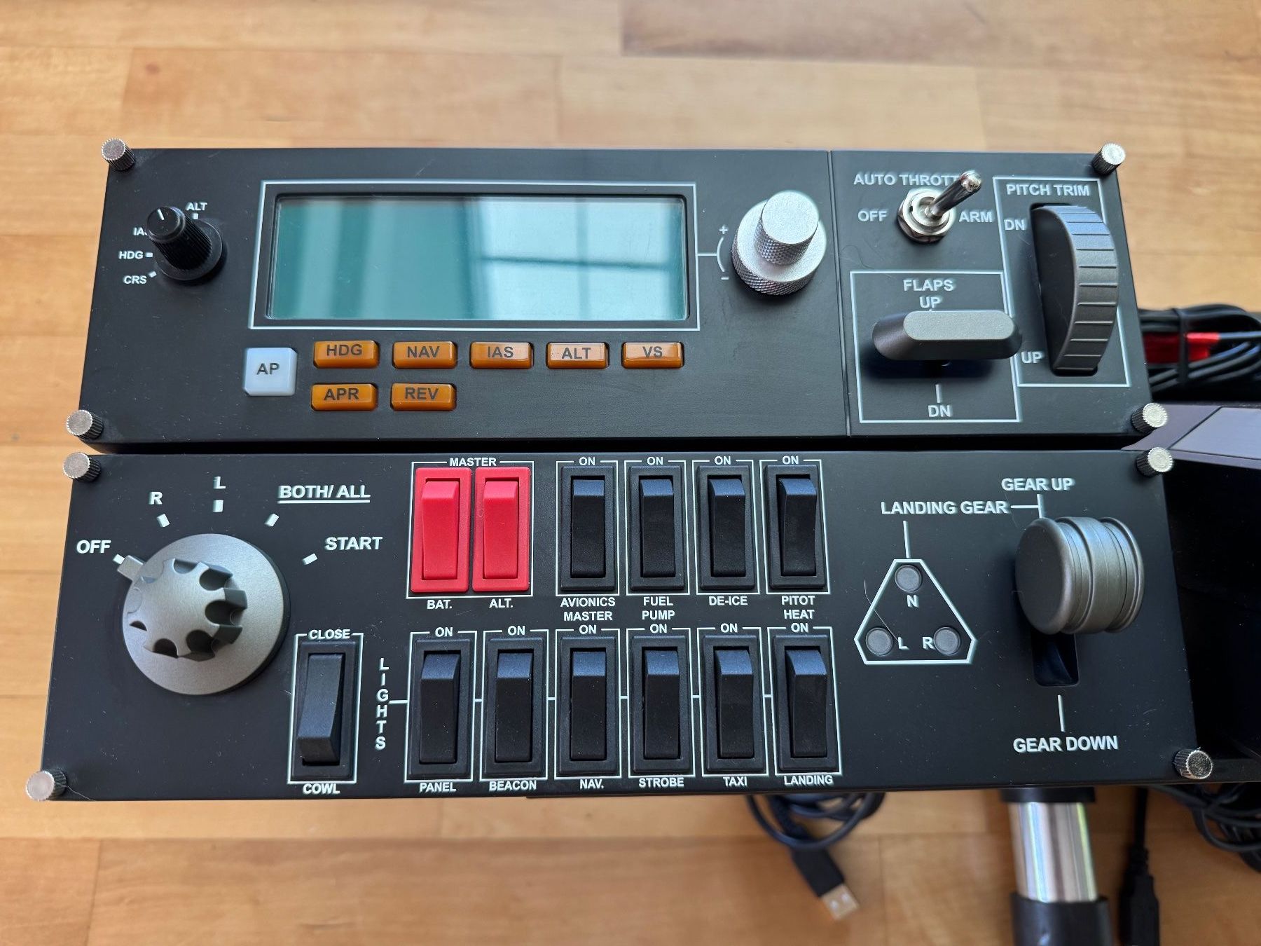 Logitech Controller: Logitech G Saitek Pro Flight Yoke System - Top Zustand! – Usato da Mägenwil venduto da Dascha69 1