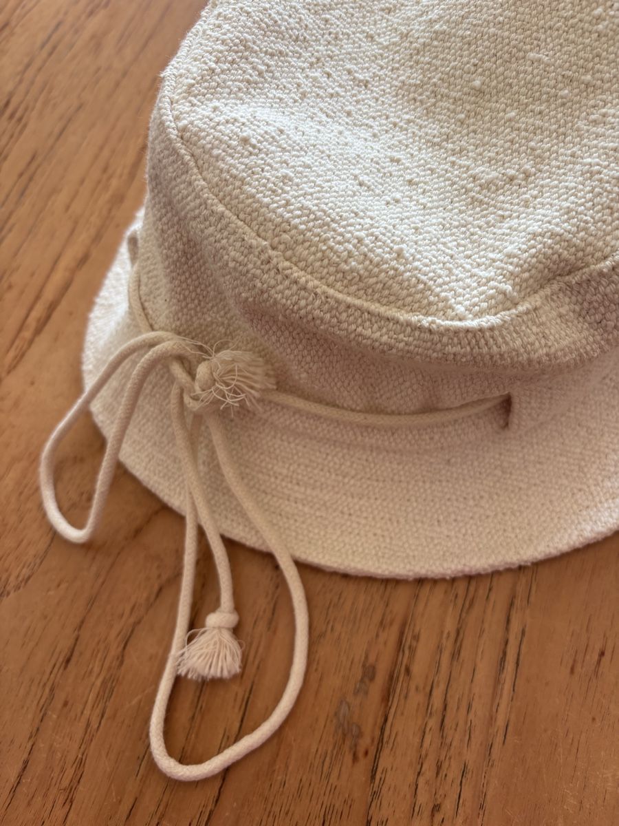 Jacquemus Copricapi, berretti & cappellini: Jacquemus Le bob Gadjo hat – Usato da Zürich venduto da Grothschild 3