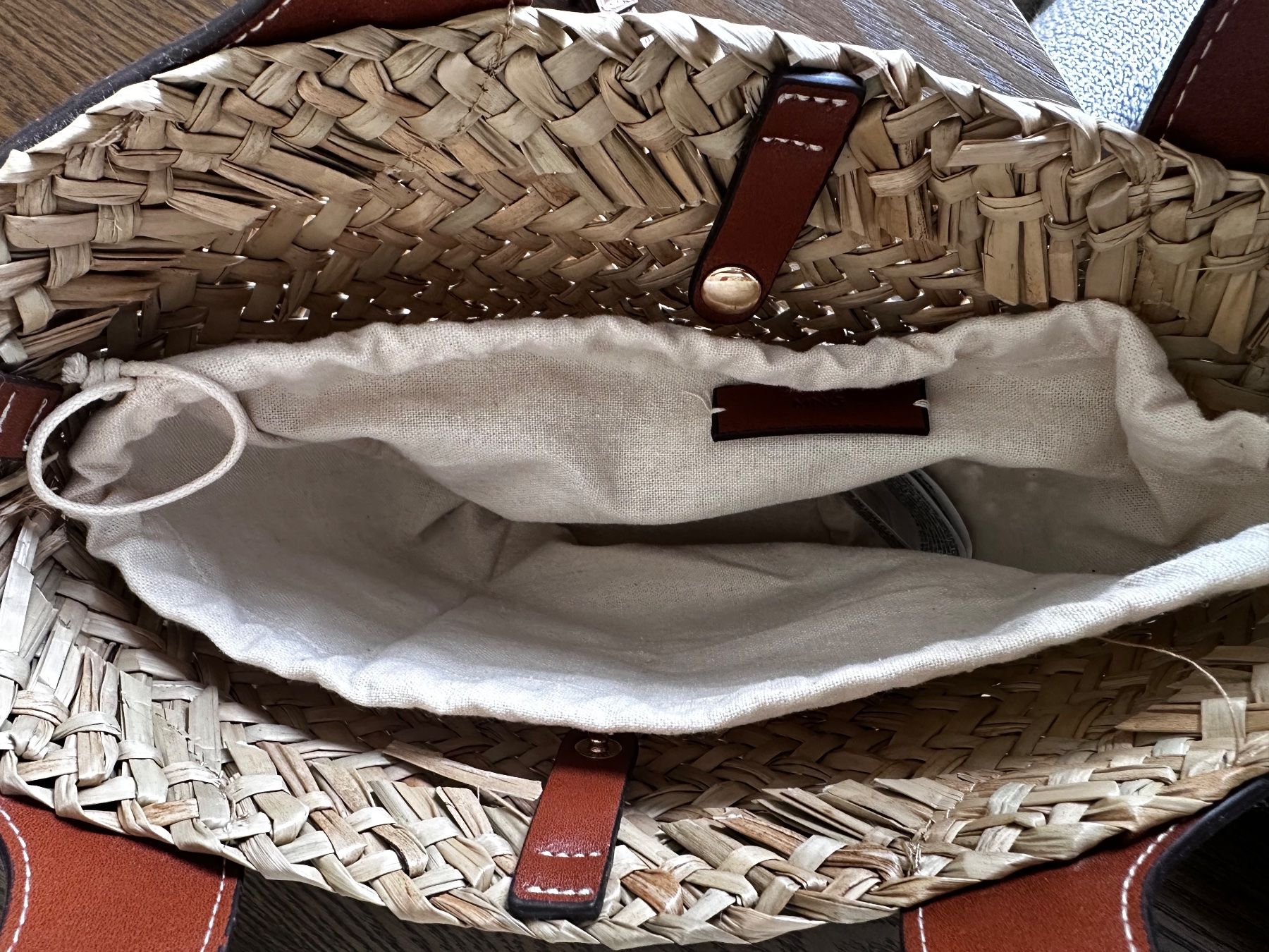 Mango Sacs femmes: Sommertasche / kleine Strohtasche von MANGO – Neuf (Voir description) à Haldenstein par enie123 2