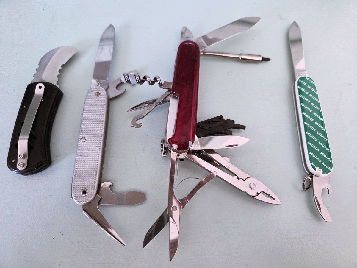 Victorinox Coltelli tascabile: Konvolut - Sackmesser, Klappmesser, Schnappmesser, Cybertool – Usato da wallbach venduto da 88-Melanie 2