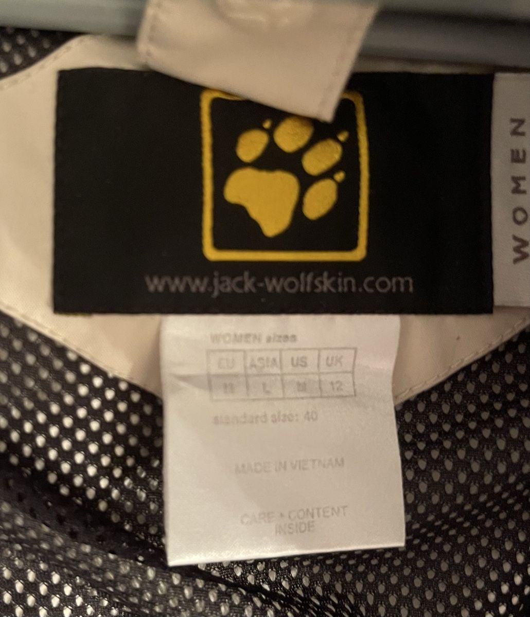 Jack Wolfskin Giacche: Wolfskin Jacke, helles beige, Gr. 40 – Usato da Payerne venduto da Cosch 2