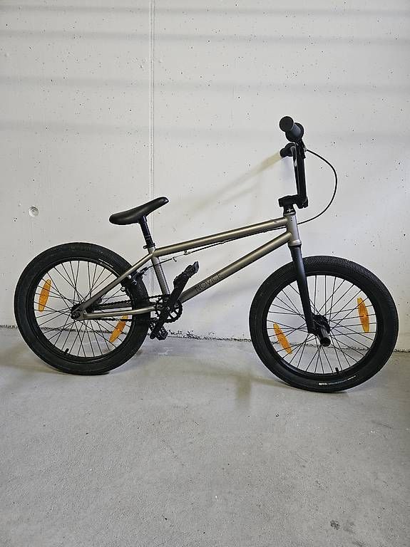 Velos: BMX Bulls Novice Velo Fahrrad – Gebraucht aus Widnau von Cbr1000 1