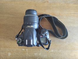 Nikon D7000 + 18-55mm mit 2 Akkus