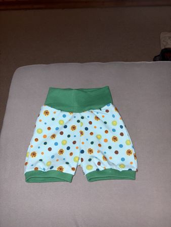 Neue Handmade Pumphose kurz 74/80