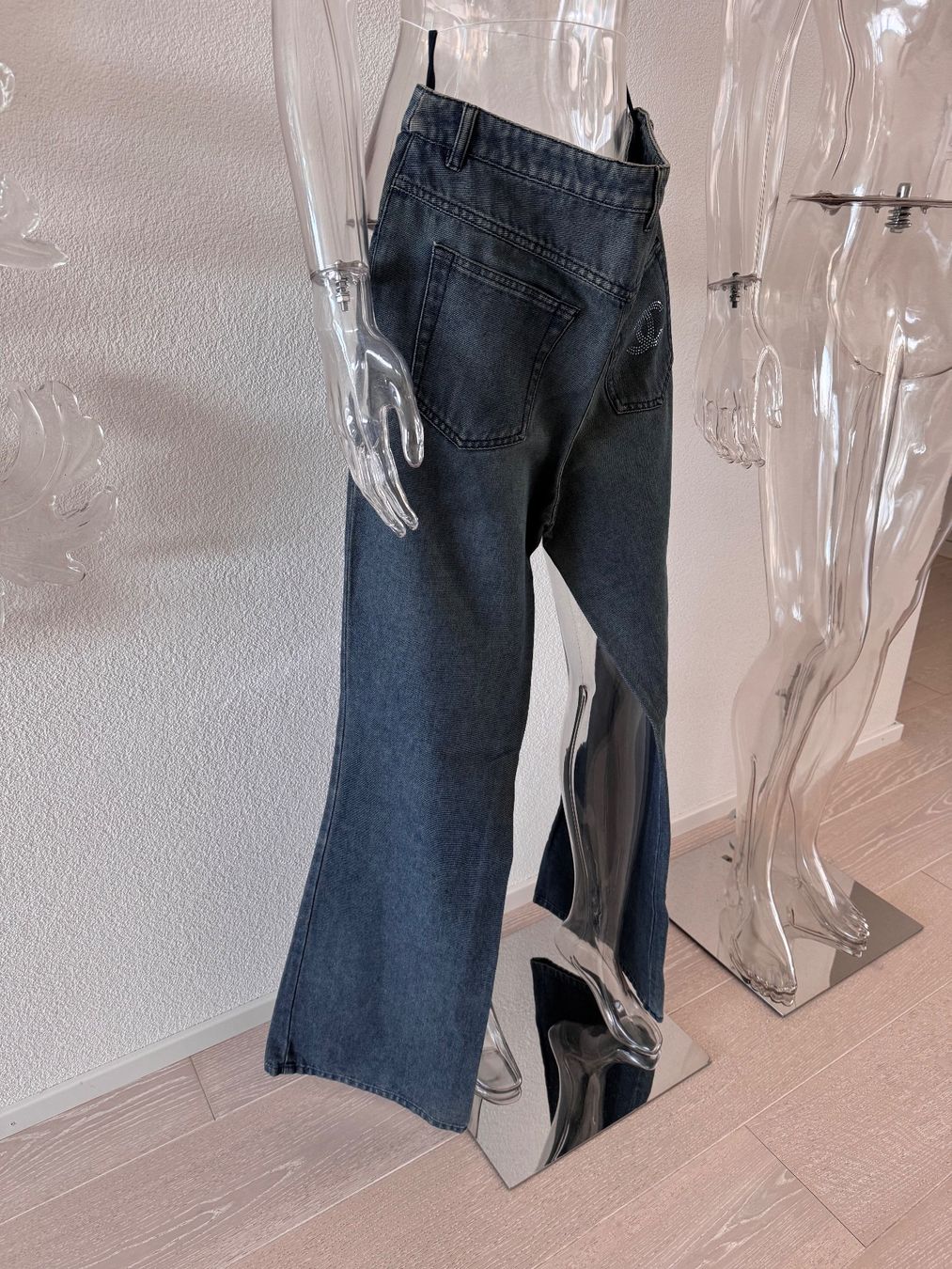 Chanel Jeans: Chanel Jeans Strass Logo Gr. 42 – Nuovo (secondo la descrizione) da Steckborn venduto da ayvel 9