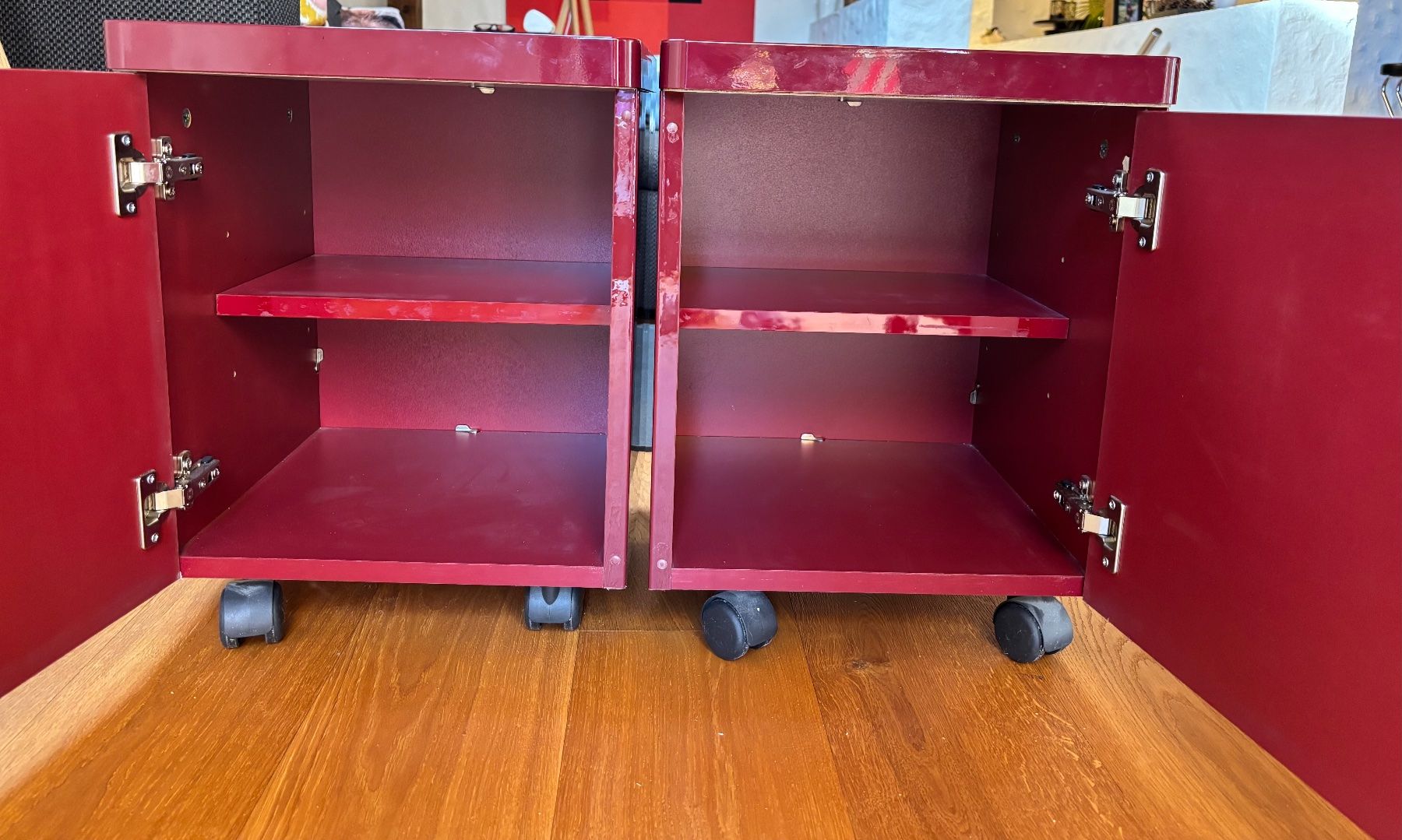 Ikea Cassettiere: 2-er Set Ablagetisch auf Rollen – Usato da Stallikon venduto da Rsiri 1