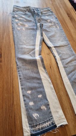 Stylische Jeans mit Seitenstreifen