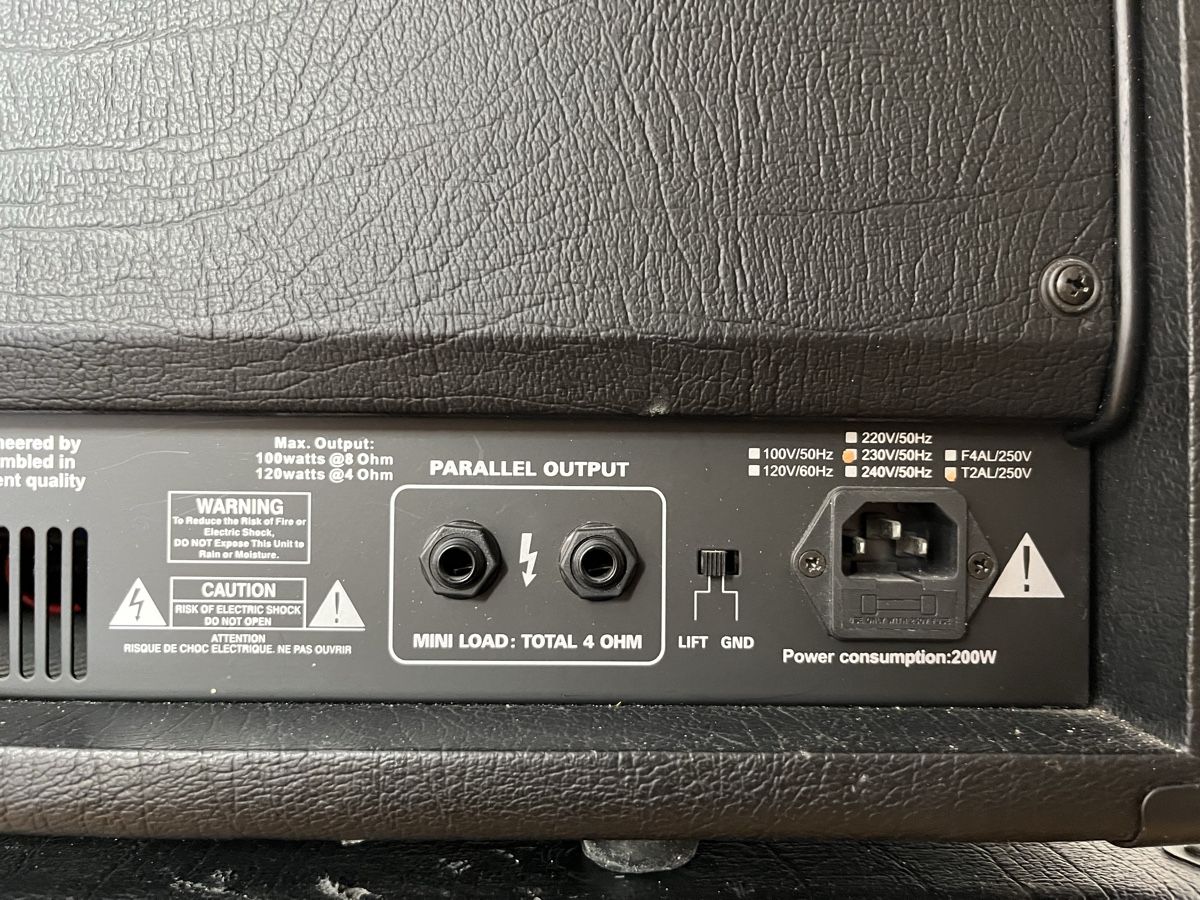 Randall Amplificatori: Randall RH100 mit Box und Fussschalter – Usato da Oberdorf SO venduto da NoHero 2