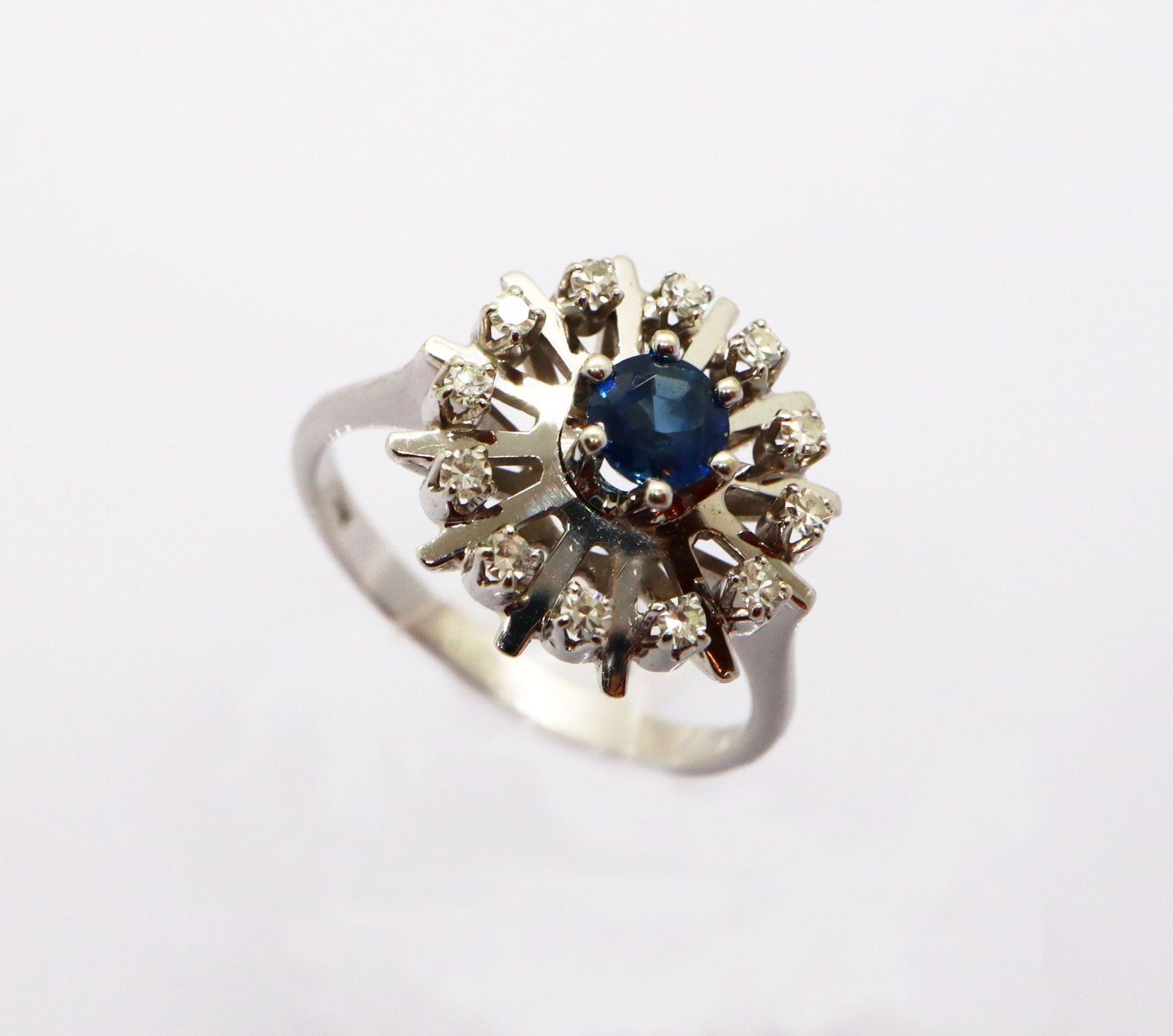Anelli: Brillant-Ring mit blauem Saphir (Grösse 56) – Usato da Dürnten venduto da schmucklicher 1