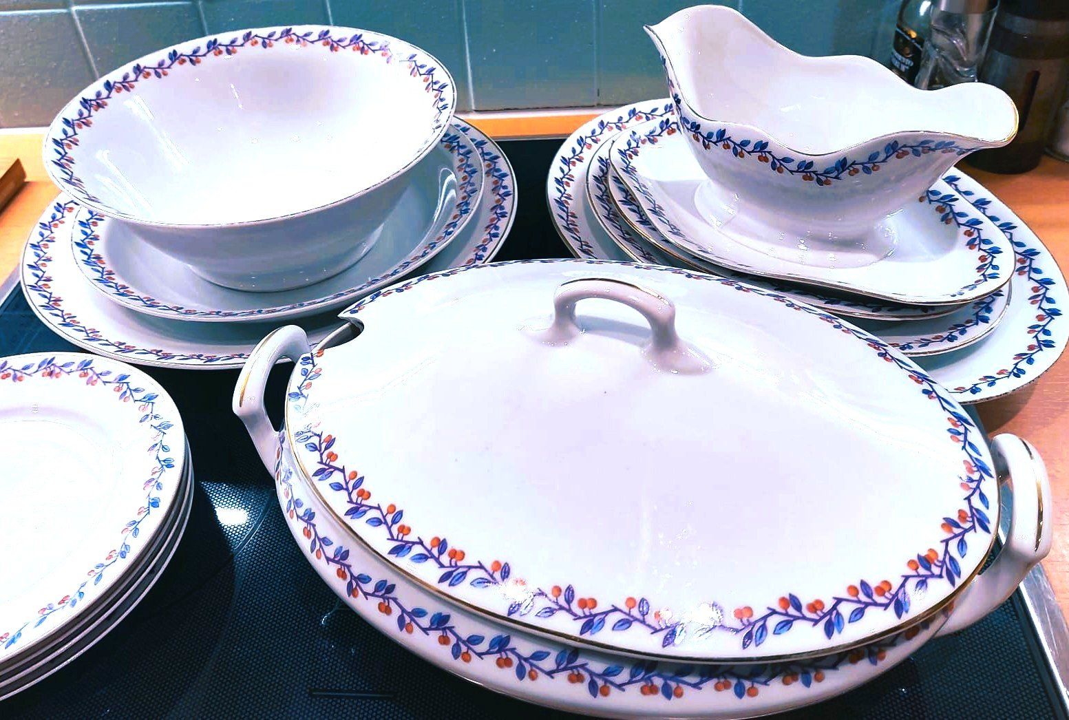 Set di piatti: Servier-Geschirrset Langenthal von ca. 1930 – Usato da pontresina venduto da dodosina