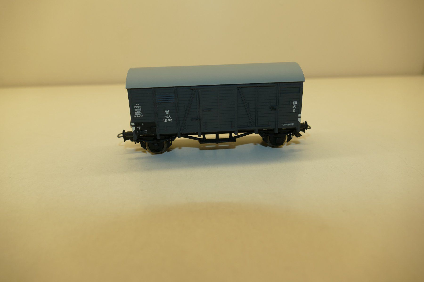 Piko Modellini di ferrovie: Piko H0: PKP Güterwagen grau – Nuovo (secondo la descrizione) da Niederhasli venduto da rail-duerst 3
