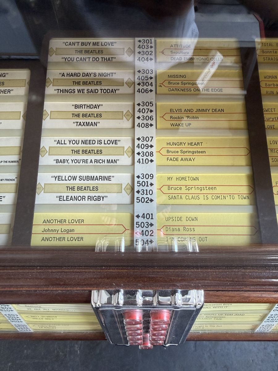 Wurlitzer Musiktruhen: Wurlitzer Jukebox One More Time Vinyl Bubbler – Defekt aus Brüttisellen von MaWa26 7