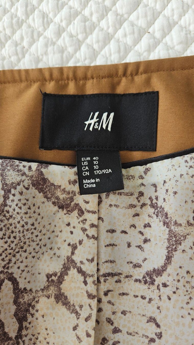 H&M Giacche: Blazer Jacke Gr. 40 mit Bluse Schlangenprint Cognac Braun – Usato da Gossau ZH venduto da fashiontwo 4