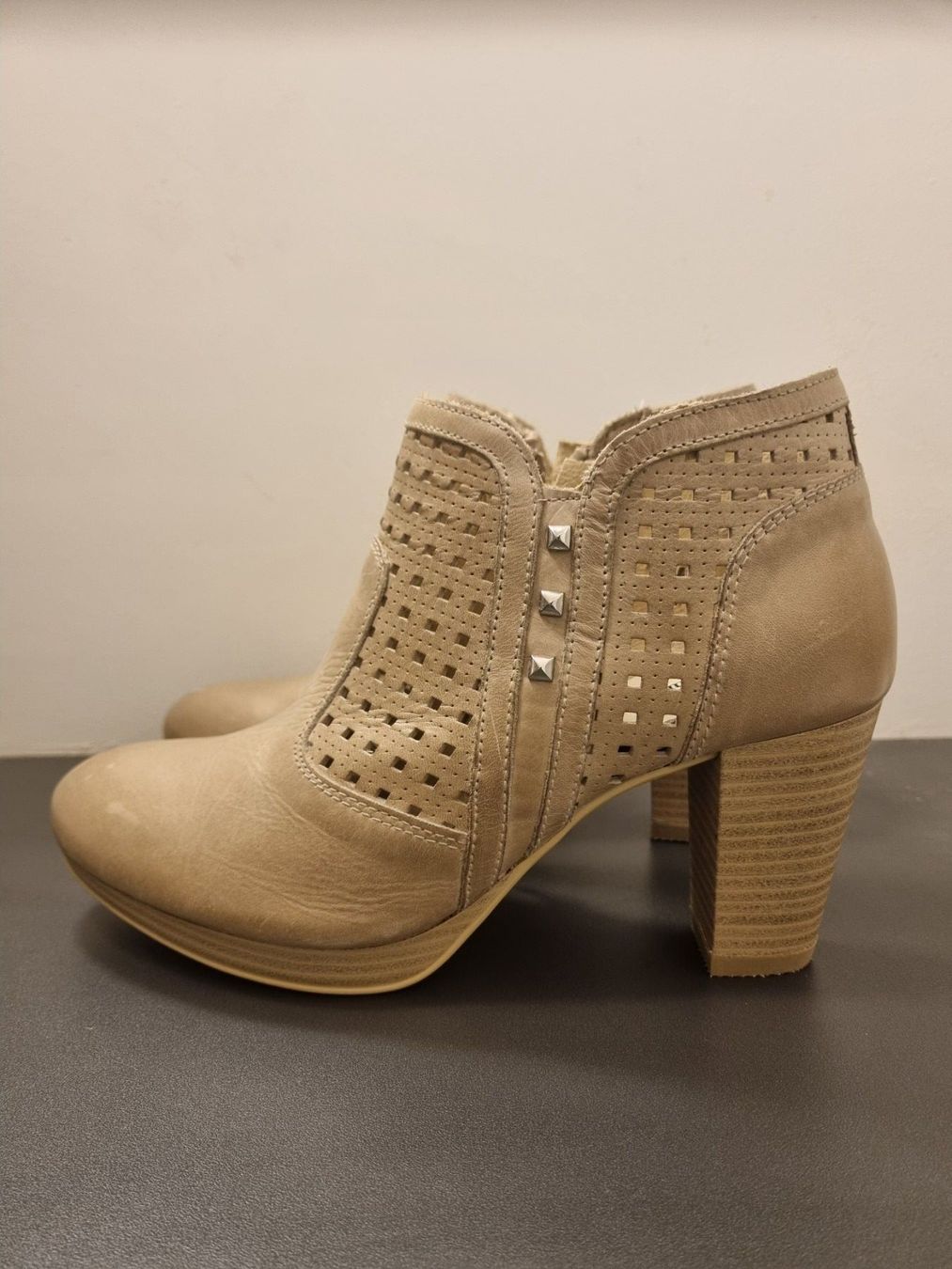 Damenschuhe: Ankle boots – Gebraucht aus Lugano von Desrock