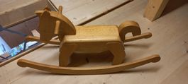 Schaukelpferd aus Holz