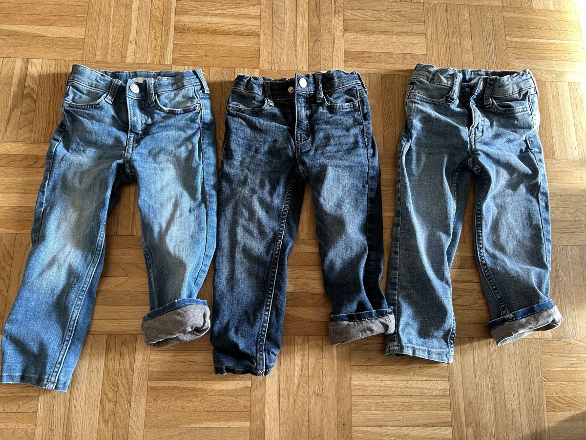 H&M Pantaloni: Lot de 3 jeans doublés H&M / taille 98 – Usato da Meyrin venduto da Bronx86