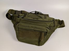 Olivgrüne Bauchtasche