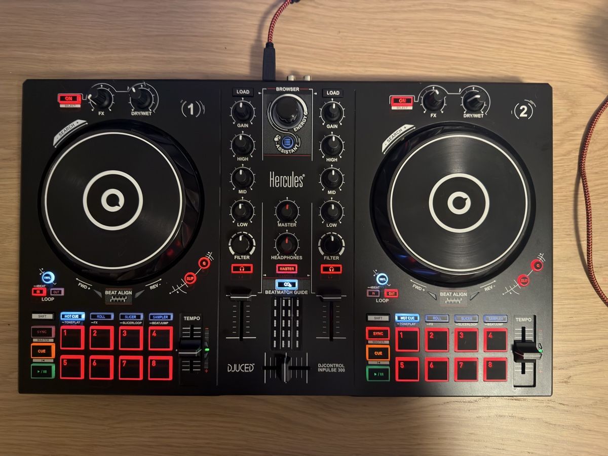 Hercules Console di mixaggio: Hercules DJControl Inpulse 300 – Usato da Corsier-sur-Vevey venduto da gon_n86t