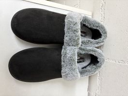 Skechers Hausschuh Damen Schwarz Grösse 40 gefüttert