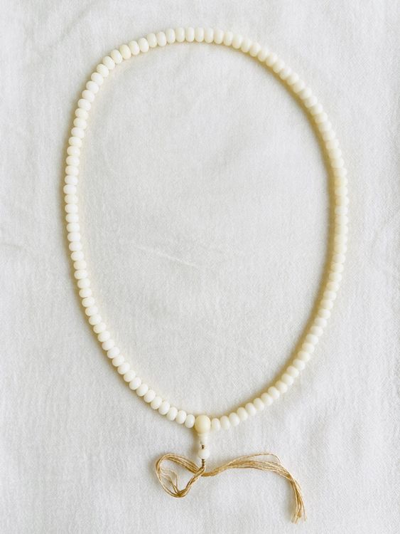 100 Stück Weiße Jade Bodhi Perlen | 8mm X 10mm, Mit Loch | Für Schmuckherstellung & Basteln