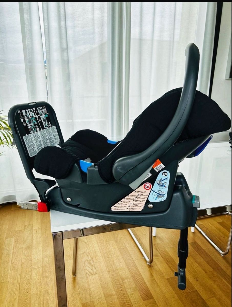 Britax Römer Sièges auto: Babyschale mit Isofix-Basis – D'occasion à Dietikon par Corpus 4
