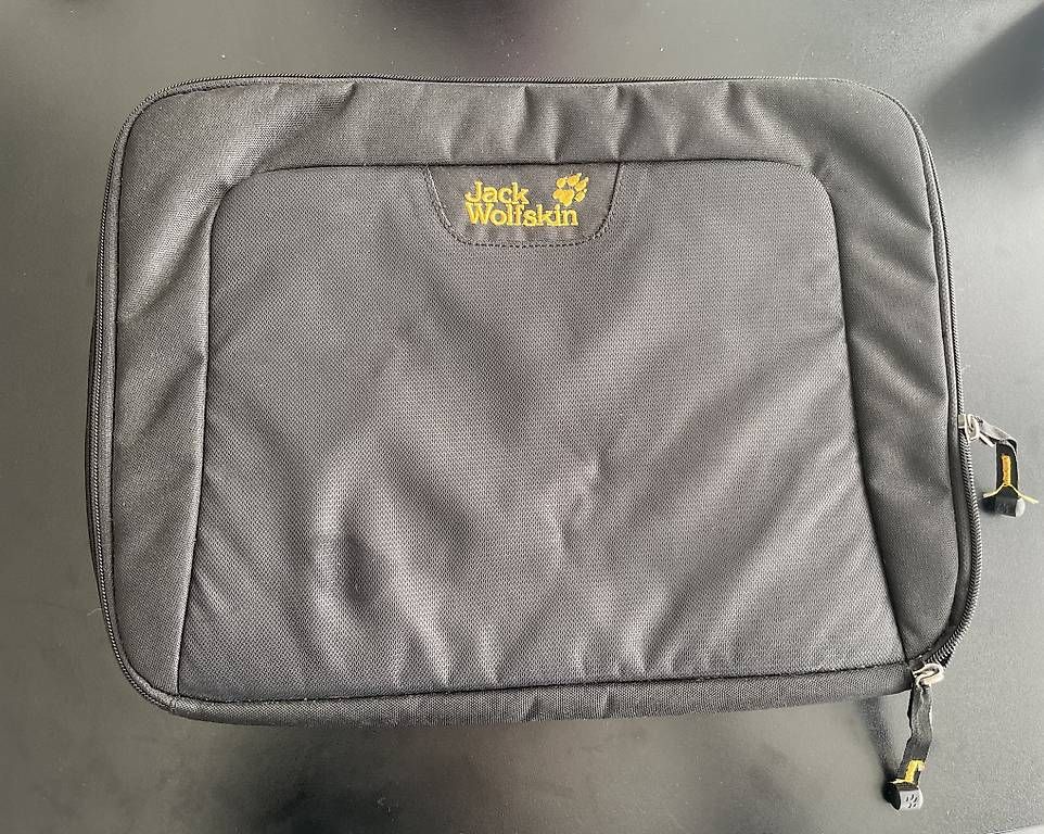 Jack Wolfskin Borse: Laptop Tasche Jack Wolfskin – Usato da Liestal venduto da sonnenbaum