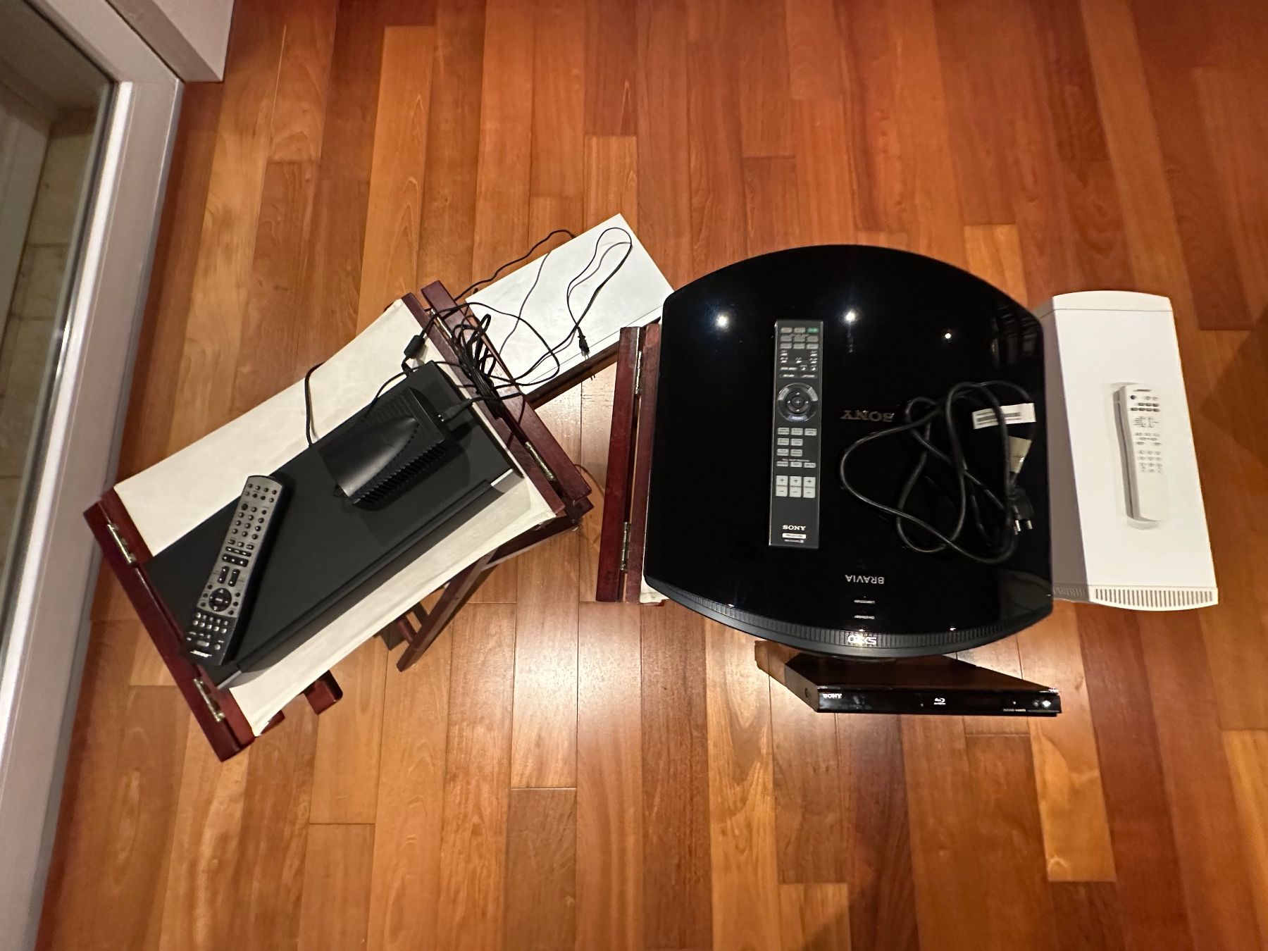 Sony Home Cinema: Pack Home Cinéma - Projecteur Sony + Système Bose + Blu-ray – Usato da Gland venduto da valentin_bes