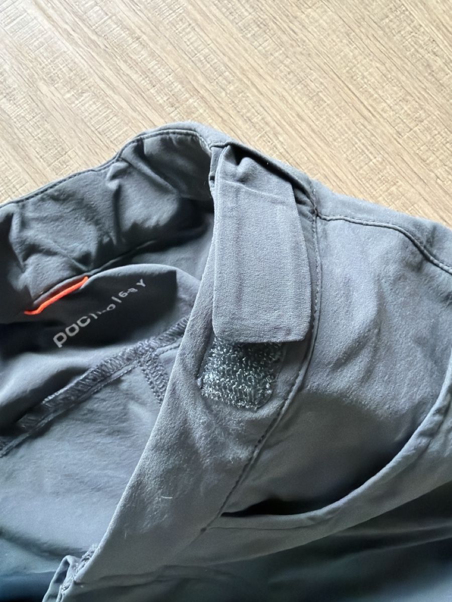 Pantaloni: POC Bike Shorts Gr. 6-8  – Usato da Saanenmöser venduto da ballerinas 1