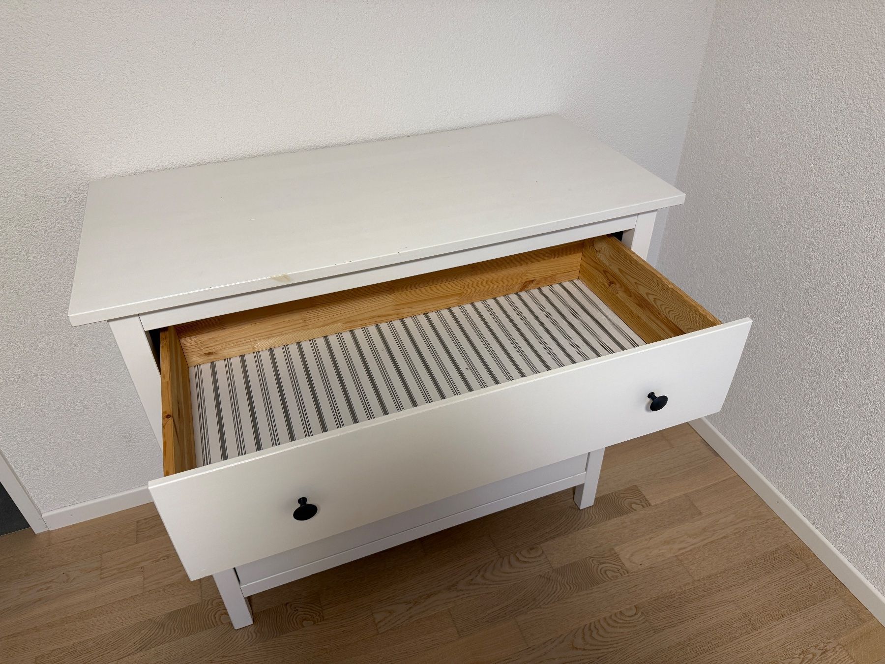Commodes: Kommode weiss mit drei Schubladen – D'occasion à Russikon par manureloop 3