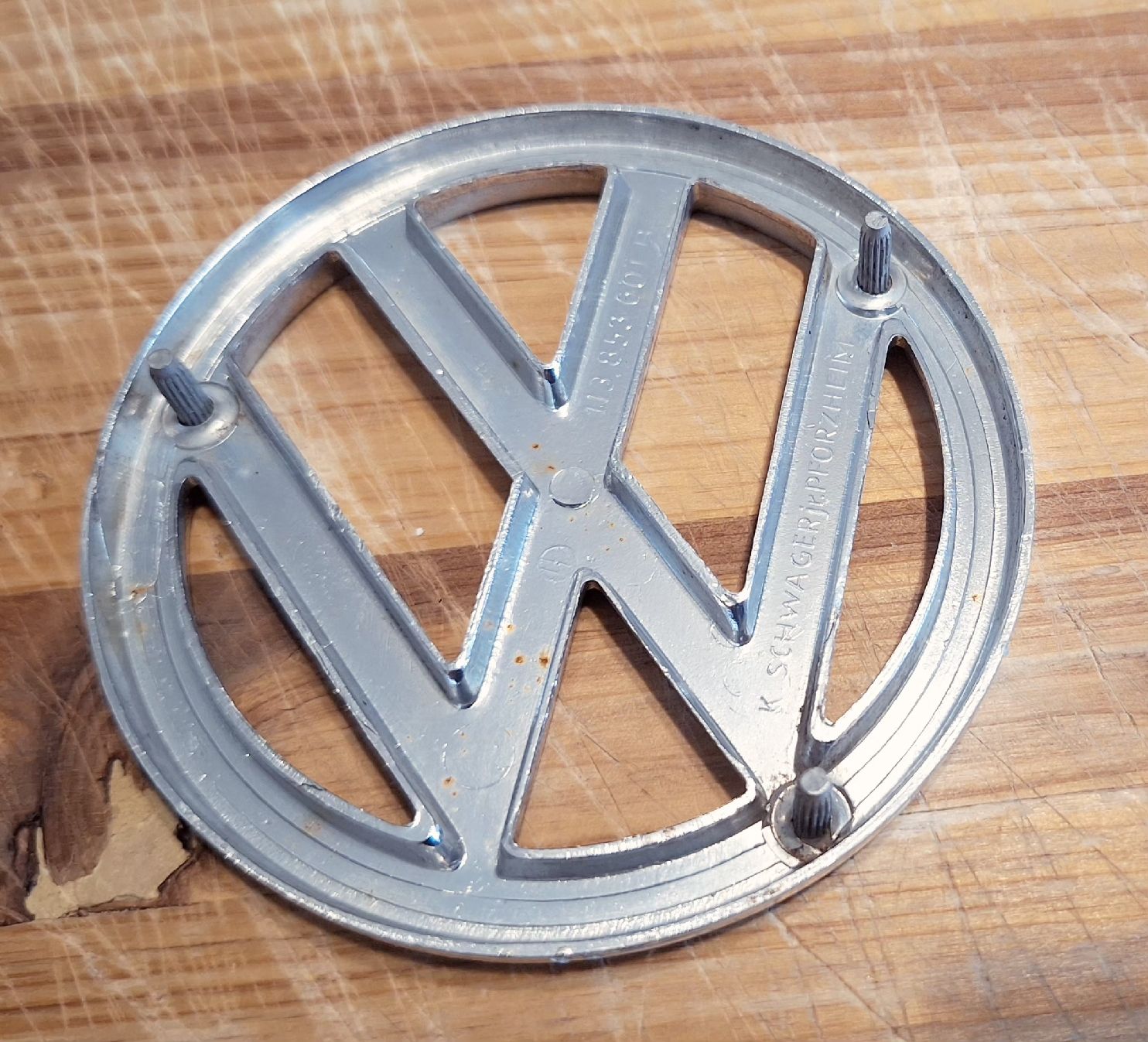 VW Alle Autoersatzteile: VW Käfer Emblem – Gebraucht aus Triesen von BLACKSHEEP75 2
