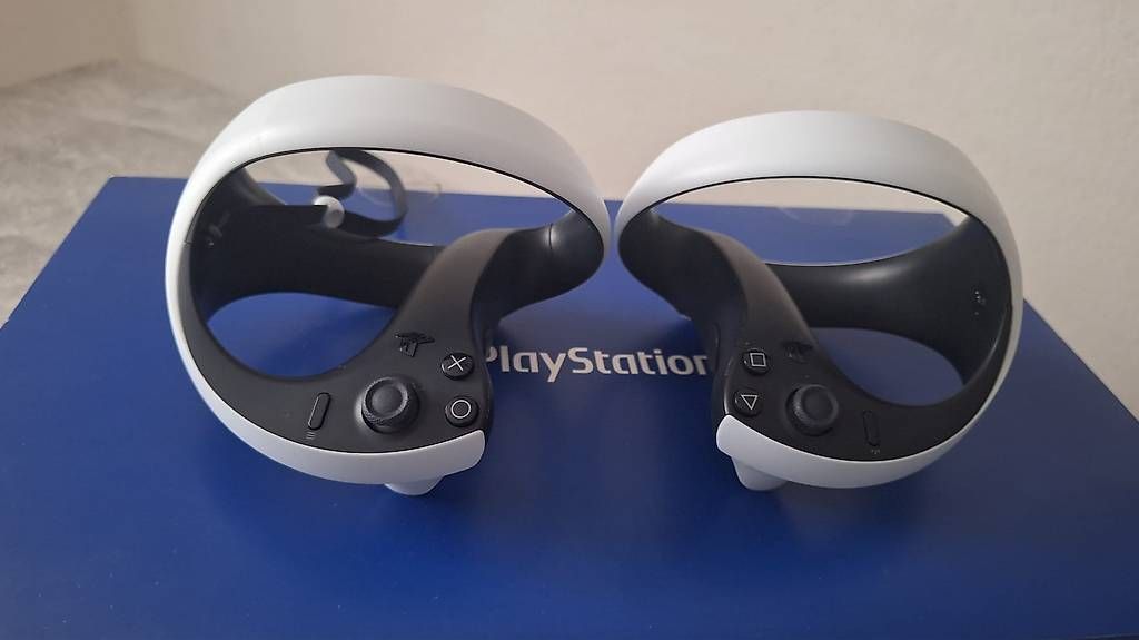 Casco VR: Sony Playstation VR2 inkl. 2 Sense Controller  – Usato da Sennwald venduto da mar_5xj5 1