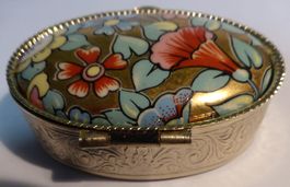 SCHÖNE EMAILLIERTE -GESCHENK DOSE,---5 x 2 CM,--ANTIK