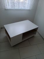 Weisses Couchtischli mit Ablage (Sofatisch)
