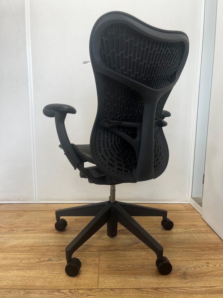 Herman Miller Chaises: Herman Miller Mirra 2 Graphite Butterfly – D'occasion à Purmerend par Offeco 5