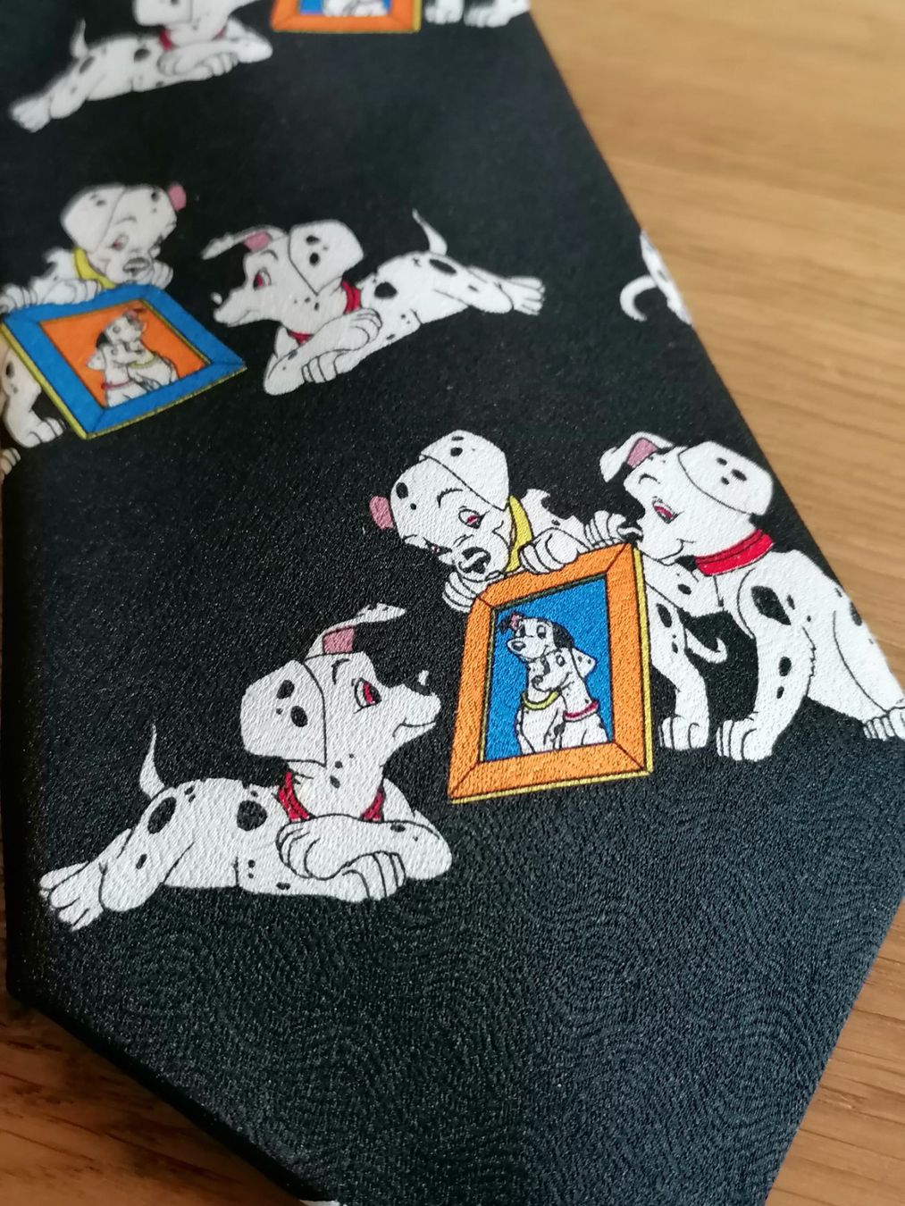 Cravatte: 101 Dalmatians Krawatte - Nr. 36 – Usato da Basel venduto da vintagecollector 1