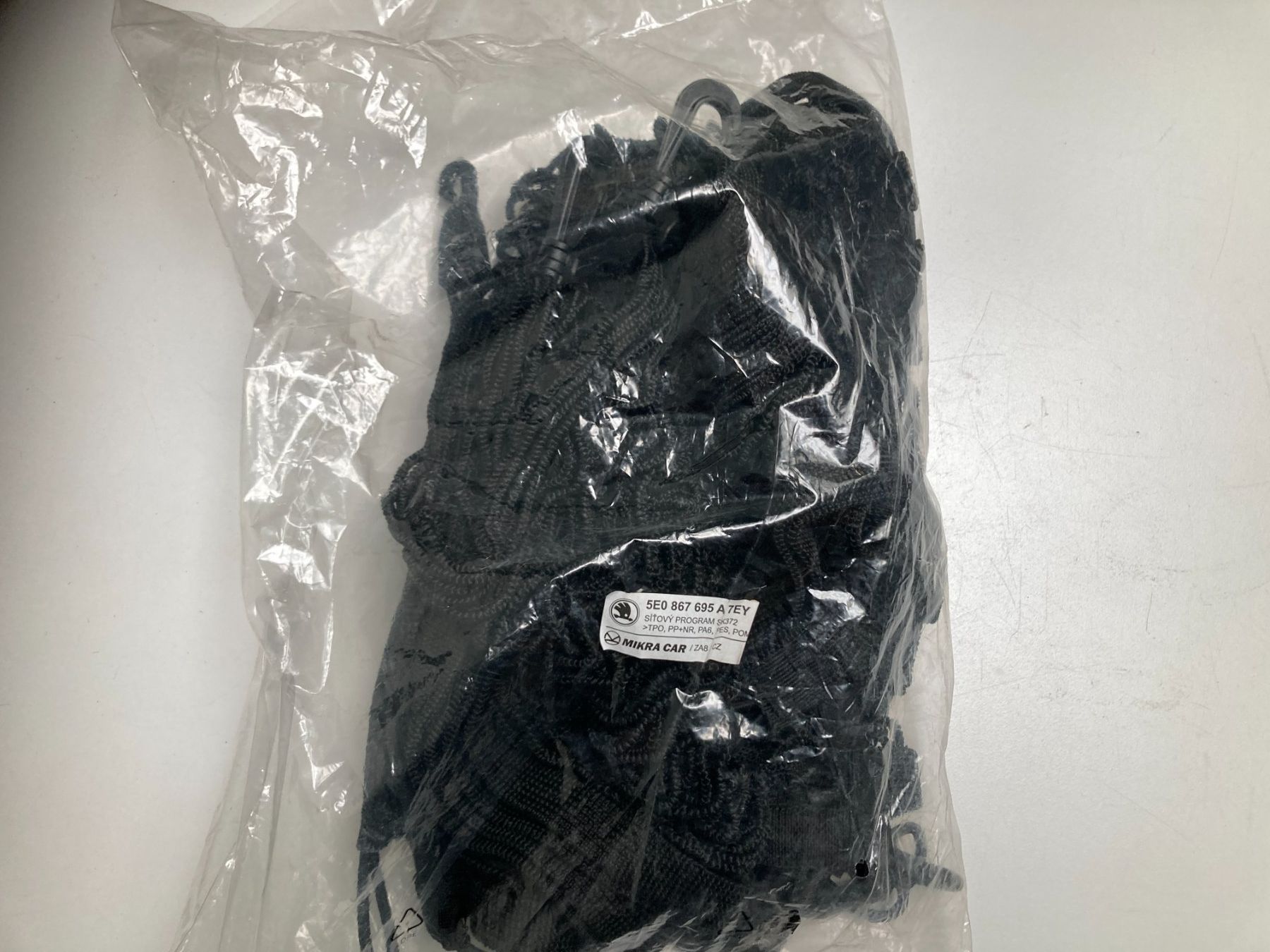 Skoda Tutti pezzi di ricambio auto: Skoda Octavia III Netzprogramm 3-teilig Ablage 5E0867965A – Nuovo e nell'imballaggio originale da Cham venduto da WB2223