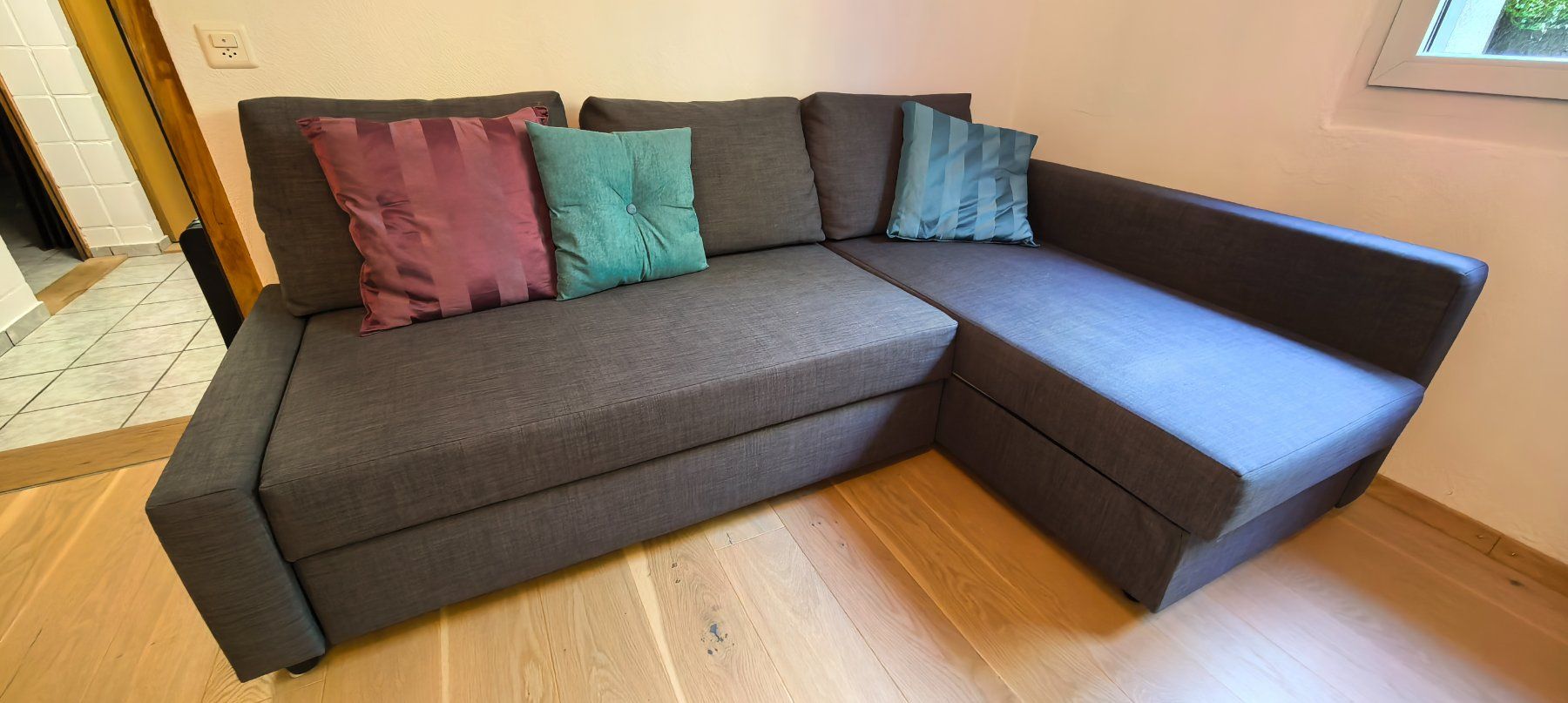 Ikea Divani: Ecksofa mit Bettfunktion dunkelgrau gut erhalten – Usato da Duggingen venduto da firedog144