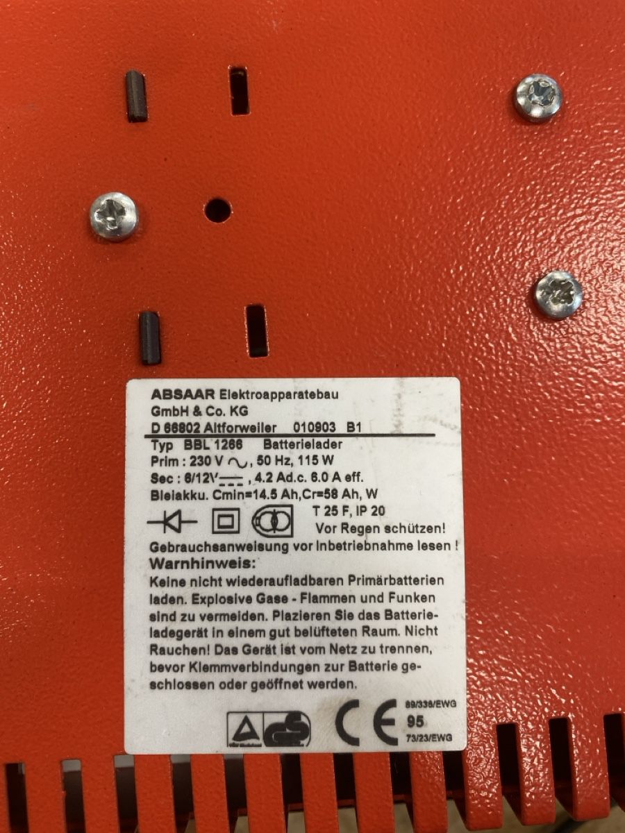 Caricabatterie: Chargeur de batterie Absaar BBL 1286, 12V/6V, impeccable – Usato da Lausanne venduto da Bazaille 2